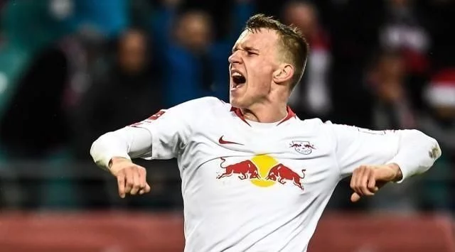 非議逐漸增 非議逐漸增