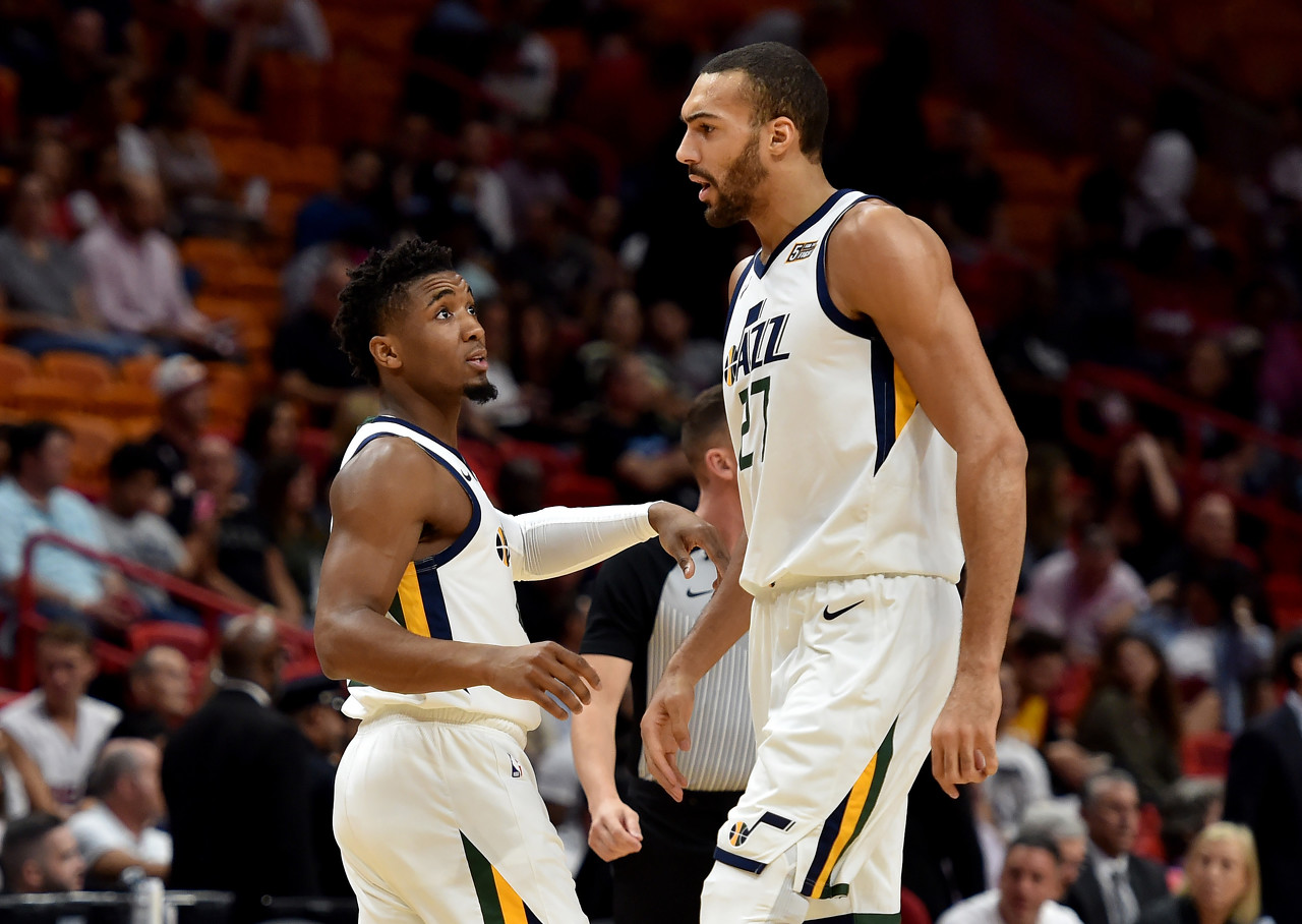 供球迷与从 供球迷与从