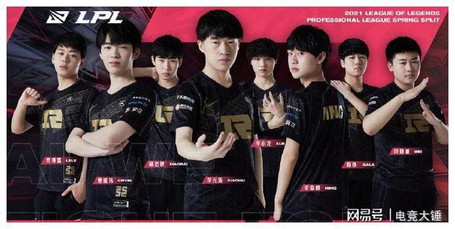 坐镇右外野 坐镇右外野