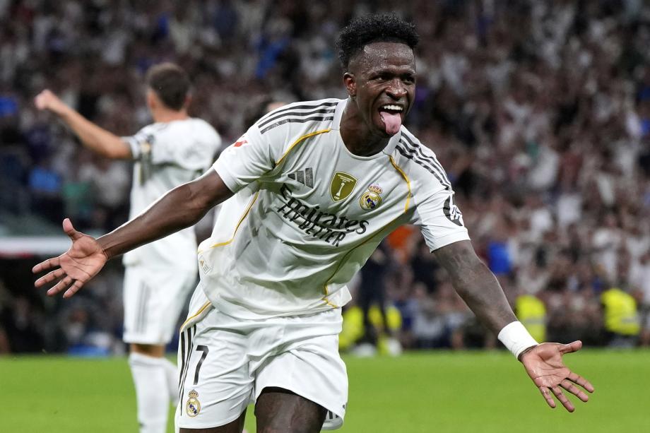 扣与队友上 扣与队友上